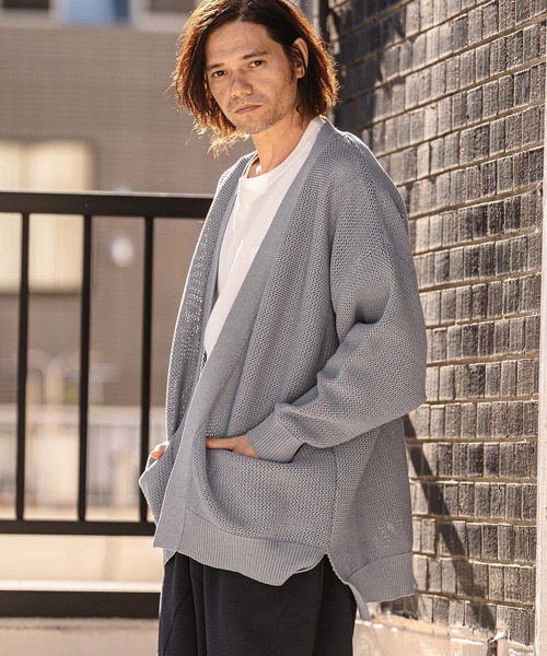 CAMBIO(カンビオ)の「mcg3761-Airy Sheer Knit Buttonless Cardigan ニットカーディガン(S63926cmb)(カーディガン/ボレロ・メンズ・ブラック/グレー/ロイヤルブルー/キナリ・S/M/L)」の4枚目の写真