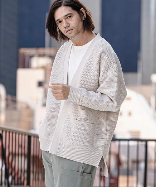 CAMBIO(カンビオ)の「mcg3761-Airy Sheer Knit Buttonless Cardigan ニットカーディガン(S63926cmb)(カーディガン/ボレロ・メンズ・ブラック/グレー/ロイヤルブルー/キナリ・S/M/L)」の3枚目の写真