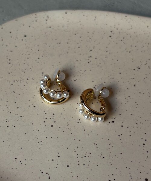 GOLDY（ゴールディ）の「〈GOLDY/ゴールディ〉2連パールコンビイヤリング（イヤリング・レディース・ゴールド/シルバー・FREE）」の5枚目の写真