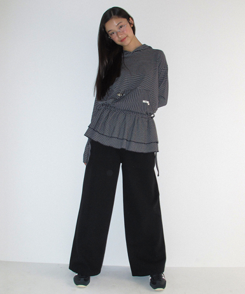 RONRON(ロンロン)の「STRIPE RUFFLE LAYERED HOODED LONG SLEEVE NAVY(Tシャツ/カットソー・レディース・その他・FREE)」の4枚目の写真