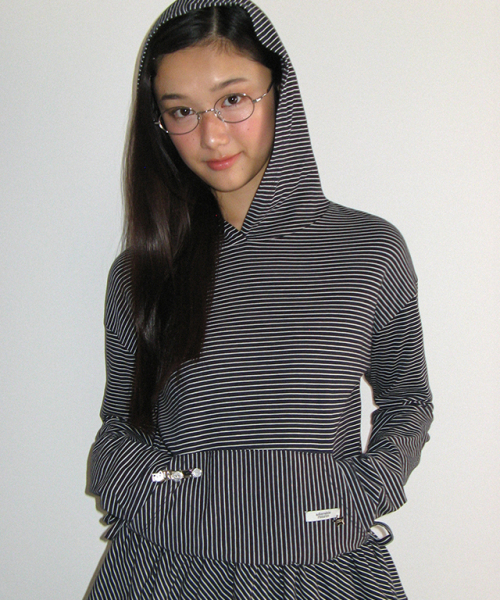 RONRON(ロンロン)の「STRIPE RUFFLE LAYERED HOODED LONG SLEEVE NAVY(Tシャツ/カットソー・レディース・その他・FREE)」の5枚目の写真