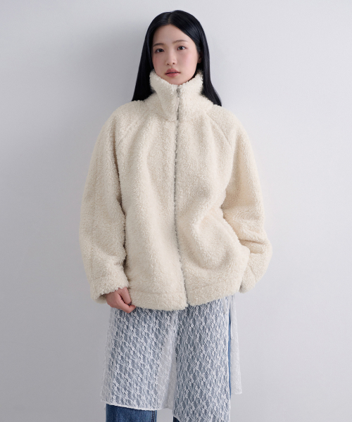 MUSINSA STANDARD WOMAN（ムシンサスタンダードウーマン）の「ウィメンズオーバーサイズテディフリースハイネックジップアップジャケット[クリーム]（その他アウター・レディース・その他・LARGE/MEDIUM/SMALL/X-SMALL）」の7枚目の写真