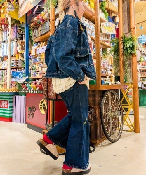 チャイハネ(チャイハネ)の「【チャイハネ】デニム刺繍ベルボトムパンツ(デニムパンツ・レディース・ブルー/ネイビー・FREE)」の13枚目の写真