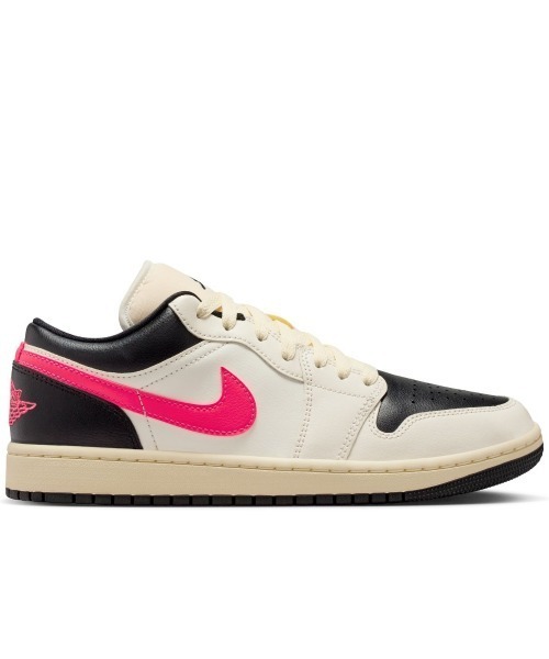 JORDAN BRAND(ジョーダンブランド)の「JORDAN BRAND Air Jordan 1 Low(ジョーダンブランド ウィメンズ エア ジョーダン 1 LOW)(スニーカー・レディース・ベージュ系・23cm/23.5cm/24cm/24.5cm/25cm/25.5cm/26cm/26.5cm/27cm/27.5cm/28cm/28.5cm/29cm)」の4枚目の写真
