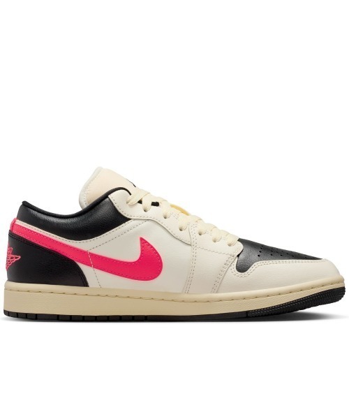 JORDAN BRAND(ジョーダンブランド)の「JORDAN BRAND Air Jordan 1 Low(ジョーダンブランド ウィメンズ エア ジョーダン 1 LOW)(スニーカー・レディース・ベージュ系・23cm/23.5cm/24cm/24.5cm/25cm/25.5cm/26cm/26.5cm/27cm/27.5cm/28cm/28.5cm/29cm)」の5枚目の写真