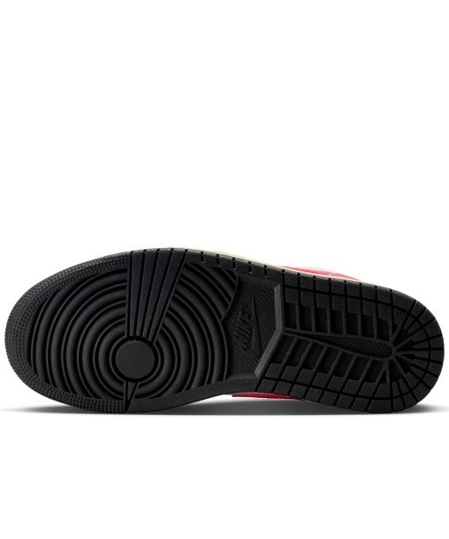 JORDAN BRAND(ジョーダンブランド)の「JORDAN BRAND Air Jordan 1 Low(ジョーダンブランド ウィメンズ エア ジョーダン 1 LOW)(スニーカー・レディース・ベージュ系・23cm/23.5cm/24cm/24.5cm/25cm/25.5cm/26cm/26.5cm/27cm/27.5cm/28cm/28.5cm/29cm)」の7枚目の写真