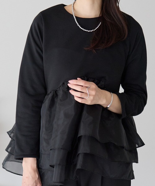 Neige(ネージュ)の「エアリーチュールペプラムトップス(Tシャツ/カットソー・レディース・グレー/ブラック・ONE SIZE)」の1枚目の写真
