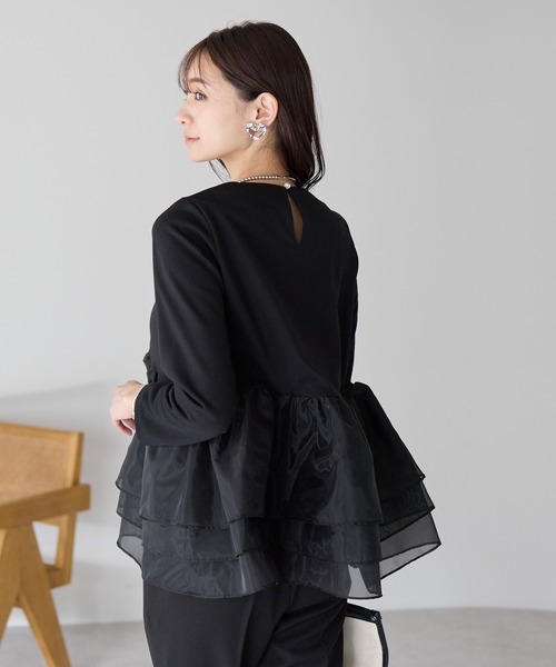 Neige(ネージュ)の「エアリーチュールペプラムトップス(Tシャツ/カットソー・レディース・グレー/ブラック・ONE SIZE)」の10枚目の写真
