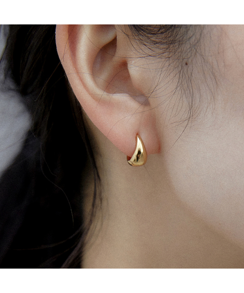 BYWEEKEND（バイウィーケンド）の「Plat earring（ピアス（両耳用）・レディース・シルバー/イエローゴールド・FREE）」の2枚目の写真