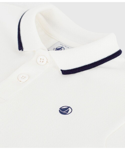 PETIT BATEAU（プチバトー）の「鹿の子編み半袖ポロシャツ（ポロシャツ・キッズ・オフホワイト/ブルー・12MONTH/18MONTH/24MONTH/36MONTH）」の4枚目の写真