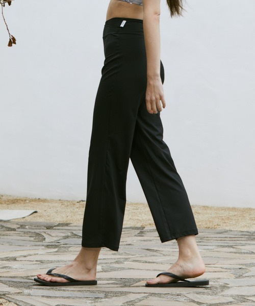 Julier Yoga and Relax(ジュリエヨガアンドリラックス)の「Julier エコシーベア天フレアレギンス(レギンス/スパッツ・レディース・パープル/ブラック・1/0)」の6枚目の写真