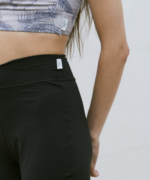 Julier Yoga and Relax(ジュリエヨガアンドリラックス)の「Julier エコシーベア天フレアレギンス(レギンス/スパッツ・レディース・パープル/ブラック・1/0)」の11枚目の写真