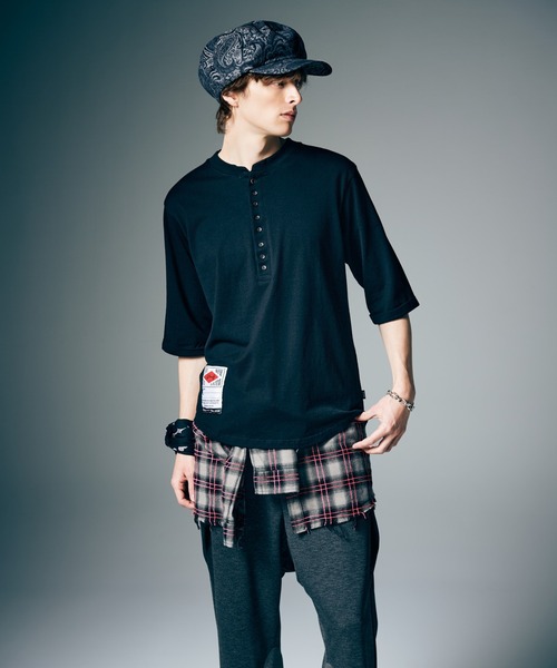 glamb(グラム)の「Augusta Cutsew / オーガスタカットソー(Tシャツ/カットソー・メンズ・ホワイト/グリーン/ブラック・S/M/L)」の10枚目の写真