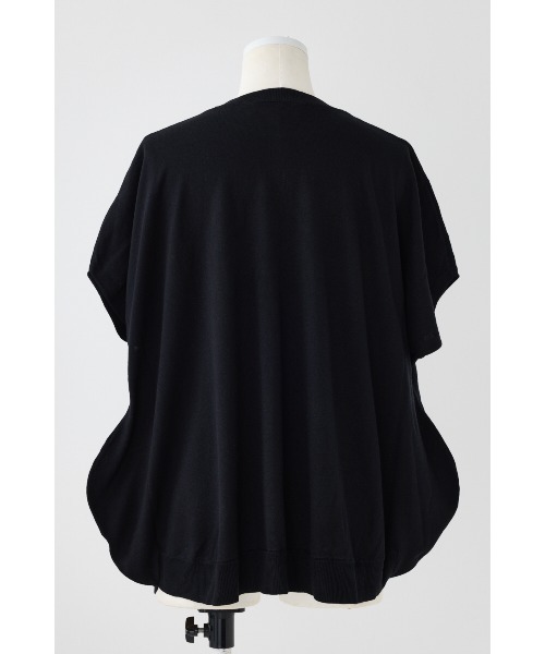 ENFOLD（エンフォルド）の「CURVE PULLOVER（ニット/セーター・レディース・ホワイト/ブラック・38）」の7枚目の写真