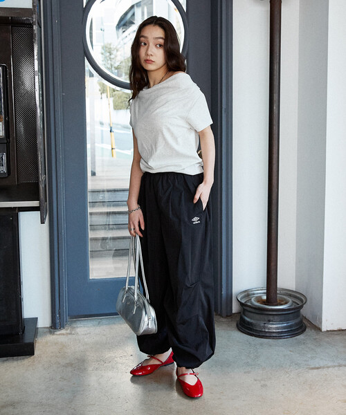 UMBRO（アンブロ）の「UMBRO × PUBLUX/アンブロ ＜機能性素材＞別注　ワンポイントロゴタックパンツ　限定展開（その他パンツ・メンズ・ブラック/チャコールグレー・LARGE/MEDIUM）」の22枚目の写真