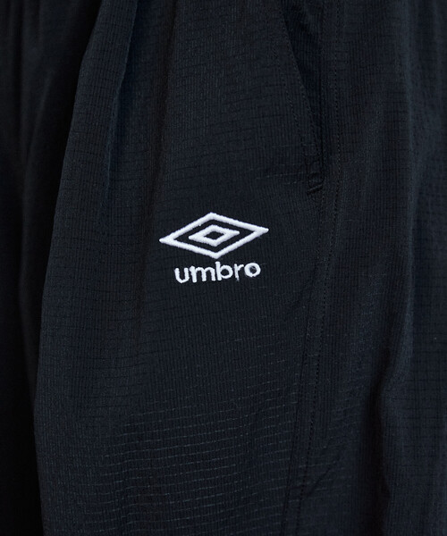UMBRO(アンブロ)の「UMBRO × PUBLUX/アンブロ <機能性素材>別注 ワンポイントロゴタックパンツ 限定展開(その他パンツ・メンズ・ブラック/チャコールグレー・LARGE/MEDIUM)」の21枚目の写真