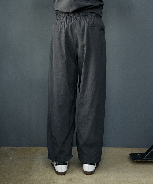 UMBRO(アンブロ)の「UMBRO × PUBLUX/アンブロ <機能性素材>別注 ワンポイントロゴタックパンツ 限定展開(その他パンツ・メンズ・ブラック/チャコールグレー・LARGE/MEDIUM)」の18枚目の写真