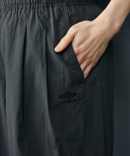 UMBRO(アンブロ)の「UMBRO × PUBLUX/アンブロ <機能性素材>別注 ワンポイントロゴタックパンツ 限定展開(その他パンツ・メンズ・ブラック/チャコールグレー・LARGE/MEDIUM)」の14枚目の写真