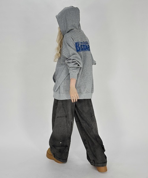 MATU:TA（マトゥータ）の「BAYSTARS HOODIE/【野球観戦コーデ】横浜DeNAベイスターズ ユニセックス 男女兼用 フードパーカー オーバーサイズ トップス 刺繍 シンプル 2カラー ブラック グレー [横浜 DeNA BAYSTARS 公式ライセンス商品]（パーカー・レディース・グレー/ブラック・FREE）」の11枚目の写真