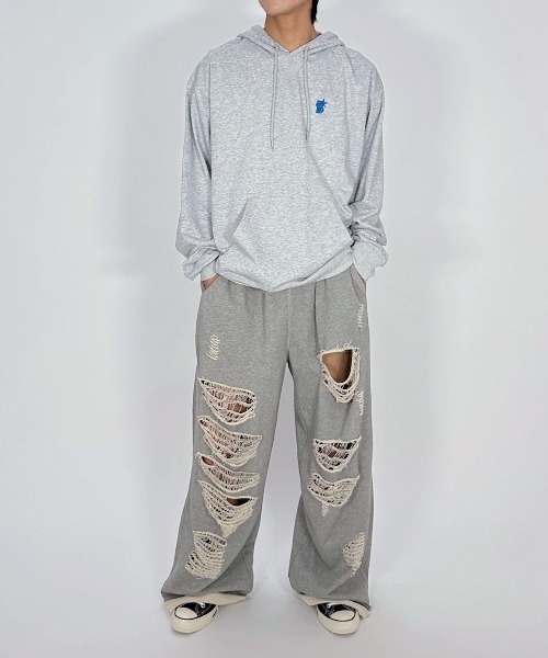 MATU:TA（マトゥータ）の「BAYSTARS HOODIE/【野球観戦コーデ】横浜DeNAベイスターズ ユニセックス 男女兼用 フードパーカー オーバーサイズ トップス 刺繍 シンプル 2カラー ブラック グレー [横浜 DeNA BAYSTARS 公式ライセンス商品]（パーカー・レディース・グレー/ブラック・FREE）」の18枚目の写真