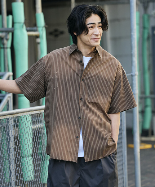 FREAK'S STORE（フリークスストア）の「限定展開 ビッグシルエット ダメージ加工 レギュラーカラー S/S シャツ/チェック/ストライプ/フェード加工（シャツ/ブラウス・メンズ・ブラウン/ブルー系その他/ブラウン系その他/ブラック系その他・SMALL/MEDIUM/LARGE）」の3枚目の写真
