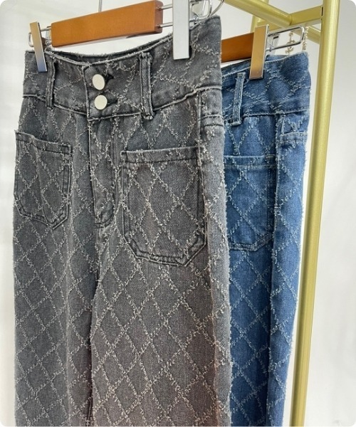 I.O.E（アイオイ）の「ダイヤパターン ハイウエストデニム（デニムパンツ・レディース・ブラック/ブルー・MEDIUM/LARGE/SMALL）」の19枚目の写真