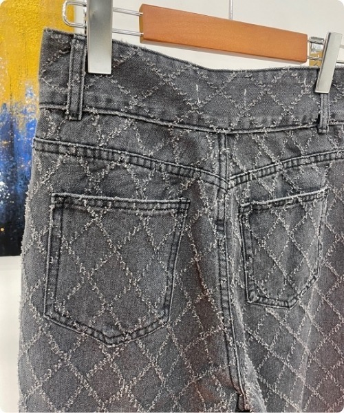 I.O.E（アイオイ）の「ダイヤパターン ハイウエストデニム（デニムパンツ・レディース・ブラック/ブルー・MEDIUM/LARGE/SMALL）」の22枚目の写真