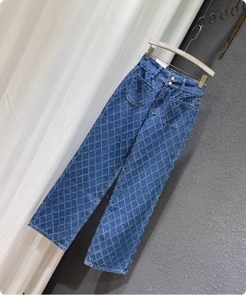 I.O.E（アイオイ）の「ダイヤパターン ハイウエストデニム（デニムパンツ・レディース・ブラック/ブルー・MEDIUM/LARGE/SMALL）」の12枚目の写真