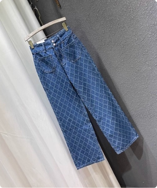 I.O.E（アイオイ）の「ダイヤパターン ハイウエストデニム（デニムパンツ・レディース・ブラック/ブルー・MEDIUM/LARGE/SMALL）」の13枚目の写真