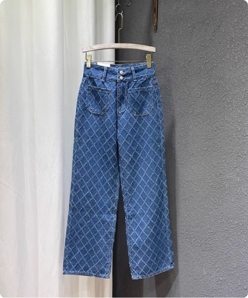 I.O.E（アイオイ）の「ダイヤパターン ハイウエストデニム（デニムパンツ・レディース・ブラック/ブルー・MEDIUM/LARGE/SMALL）」の14枚目の写真