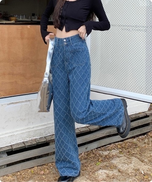 I.O.E（アイオイ）の「ダイヤパターン ハイウエストデニム（デニムパンツ・レディース・ブラック/ブルー・MEDIUM/LARGE/SMALL）」の5枚目の写真