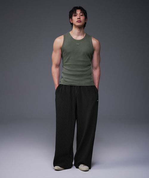 BORN TO WIN（ボーントゥウィン）の「B PENDANT PIGMENT RIBBED SLEEVELESS [KHAKI]（Tシャツ/カットソー・メンズ・その他・1/2/4/3）」の3枚目の写真