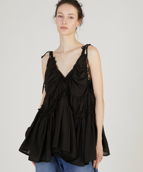 crinkle crinkle crinkle（クリンクルクリンクルクリンクル）の「【crinkle crinkle crinkle】frill gather volume camisole/フリルギャザーボリュームキャミソール（キャミソール・レディース・ベージュ/ブラック・FREE）」の2枚目の写真