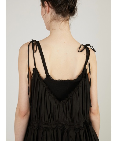 crinkle crinkle crinkle（クリンクルクリンクルクリンクル）の「【crinkle crinkle crinkle】frill gather volume camisole/フリルギャザーボリュームキャミソール（キャミソール・レディース・ベージュ/ブラック・FREE）」の13枚目の写真