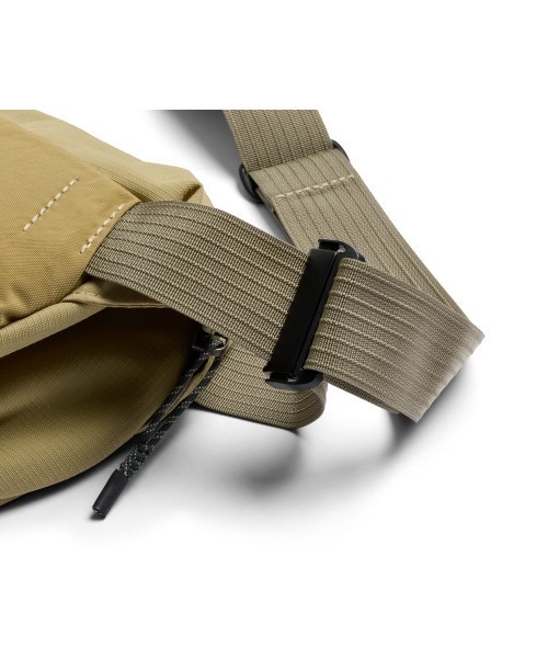 Bellroy(ベルロイ)の「bellroy/ベルロイ/Bellroy Venture Sling 6L ボディバッグ ウェストポーチ(ボディバッグ/ウエストポーチ・メンズ・グレー/ダークグリーン/タン・ONE SIZE)」の15枚目の写真