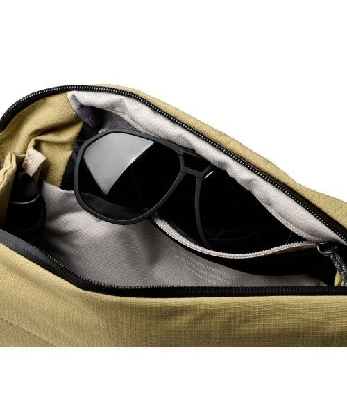 Bellroy(ベルロイ)の「bellroy/ベルロイ/Bellroy Venture Sling 6L ボディバッグ ウェストポーチ(ボディバッグ/ウエストポーチ・メンズ・グレー/ダークグリーン/タン・ONE SIZE)」の18枚目の写真