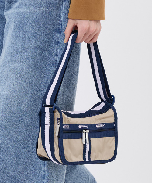 LeSportsac(レスポートサック)の「SMALL EVERYDAY BAG スペクテイターボーン/ネイビー(ショルダーバッグ・レディース・ベージュ・FREE)」の2枚目の写真