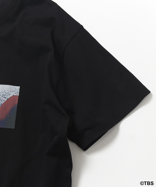FREAK'S STORE(フリークスストア)の「TBSドラマ『ケイゾク』コラボ 「LOGO」 コラージュアートプリント ショートスリーブ クルーネックTシャツ(Tシャツ/カットソー・メンズ・ブラック/ホワイト・X-LARGE/LARGE/MEDIUM)」の5枚目の写真