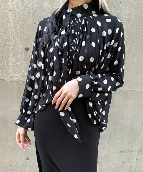 Narcissus（ナルシス）の「【Narcissus】ドットプリーツブラウス（シャツ/ブラウス・レディース・ブラック/ホワイト・FREE）」の2枚目の写真