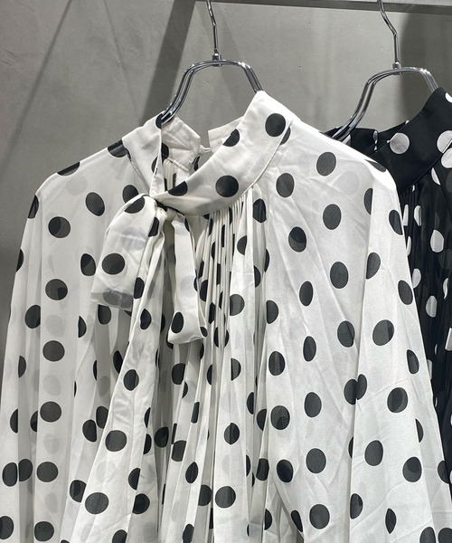 Narcissus（ナルシス）の「【Narcissus】ドットプリーツブラウス（シャツ/ブラウス・レディース・ブラック/ホワイト・FREE）」の4枚目の写真