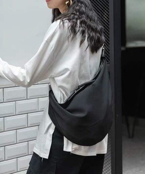 Tomieco(トミエコ)の「ショルダーバッグ スタイリッシュなトレンドバッグ(ショルダーバッグ・レディース・ブラック/ゼブラ/レオパード・FREE)」の5枚目の写真
