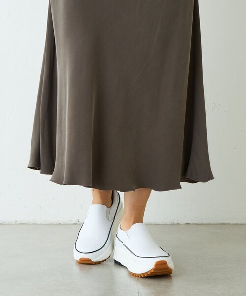 BEARDSLEY（ビアズリー）の「レザースリッポン（スニーカー・レディース・ホワイト/ブラック系その他2・24cm/25cm/24.5cm/23.5cm/23cm/22.5cm）」の5枚目の写真