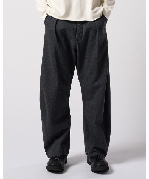 wjk(ダヴルジェイケイ)の「wide banana denim(OW)(デニムパンツ・メンズ・チャコールグレー/インディゴブルー・SMALL/MEDIUM/LARGE/X-LARGE)」の5枚目の写真