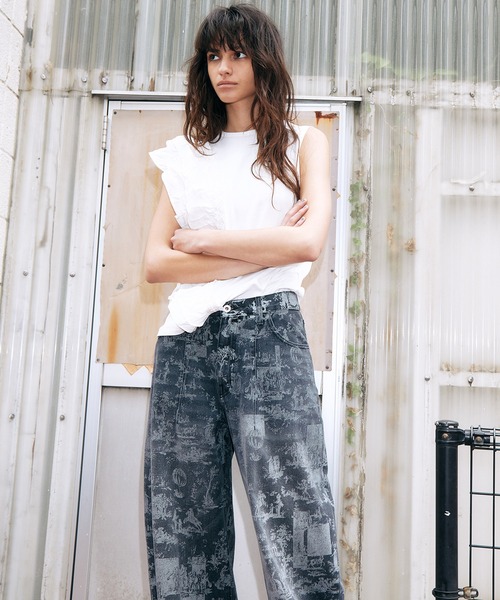 LE CIEL BLEU(ルシェルブルー)の「ラッフルディテールスリーブレスTシャツ / Ruffle Detail Sleeveless T-Shirt(Tシャツ/カットソー・レディース・ブラック/オフホワイト・36)」の3枚目の写真