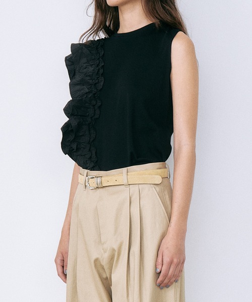 LE CIEL BLEU(ルシェルブルー)の「ラッフルディテールスリーブレスTシャツ / Ruffle Detail Sleeveless T-Shirt(Tシャツ/カットソー・レディース・ブラック/オフホワイト・36)」の13枚目の写真