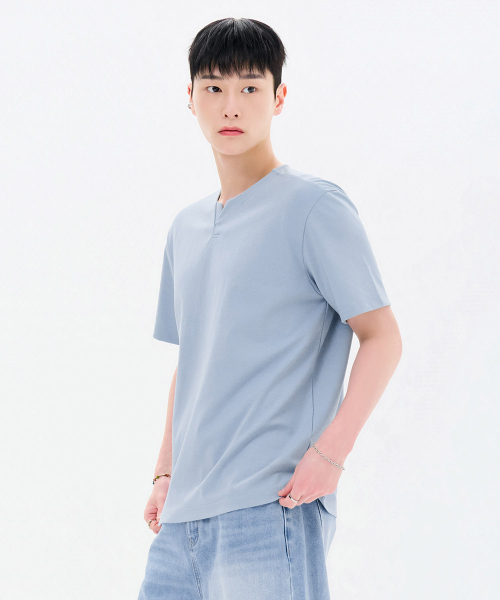 CHASECULT(チェイスカルト)の「男性ネックバリエーション半袖Tシャツ-FBZK5807C0D(Tシャツ/カットソー・メンズ・スカイブルー・100/105/110/115/95)」の2枚目の写真