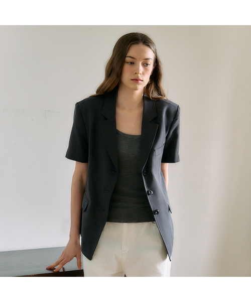 Ellioti(エリオティ)の「Alora Half Sleeve Jacket_3Color(テーラードジャケット・レディース・ブラック/チャコール/ベージュ・FREE)」の2枚目の写真