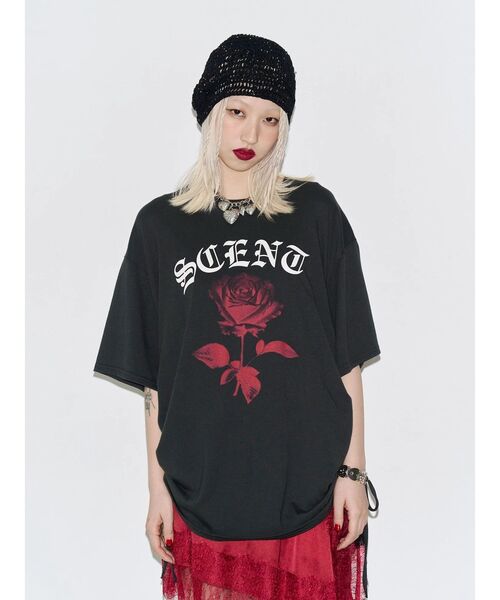 jouetie(ジュエティ)の「ローズロゴルーズTシャツ(Tシャツ/カットソー・レディース・オフホワイト/ブラック/レッド・FREE)」の2枚目の写真