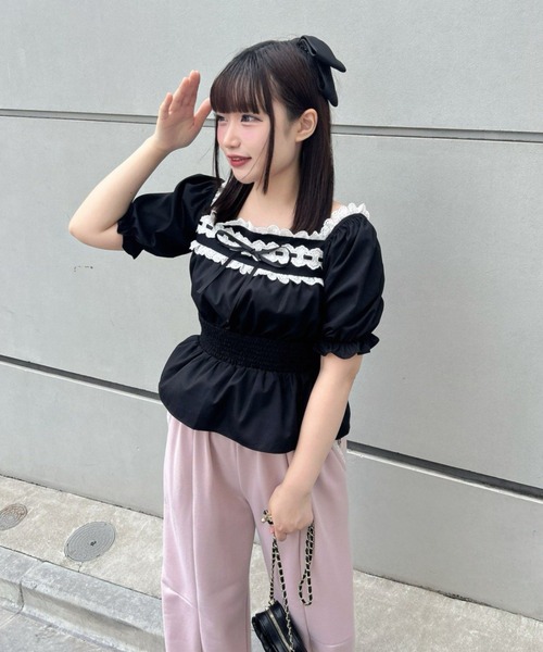 continuer de NICE CLAUP(コンティニューデナイスクラップ)の「スクエアレースペプラムBL(シャツ/ブラウス・レディース・ピンク/ブラック/ブラック系その他・FREE)」の10枚目の写真