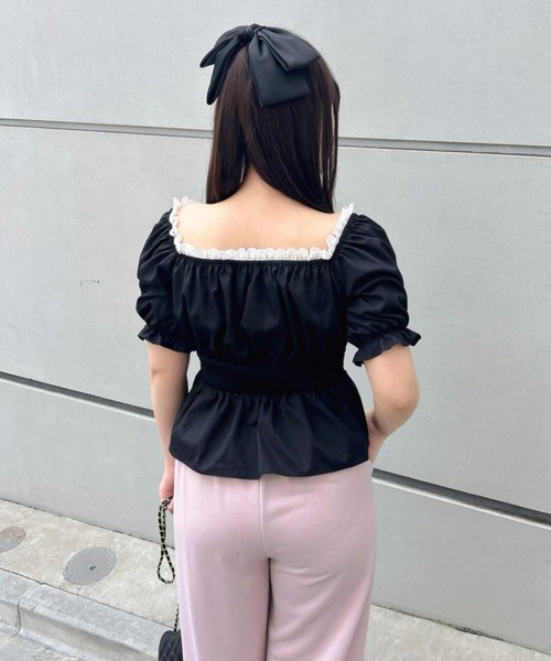 continuer de NICE CLAUP(コンティニューデナイスクラップ)の「スクエアレースペプラムBL(シャツ/ブラウス・レディース・ピンク/ブラック/ブラック系その他・FREE)」の14枚目の写真
